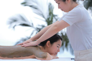 トリートメントルームは計7室。浴室付きのスパスイートもあり、友人同士や家族での利用もできる。最高級スイートルームにはインスパルームを併設。客室から出ることなくトリートメントを楽しめる