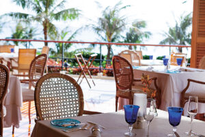 メインダイニング「ファヌアン」。沖縄で食べ物に恵まれることを示す言葉にちなみ、口福が訪れるように願いを込めて名付けられた