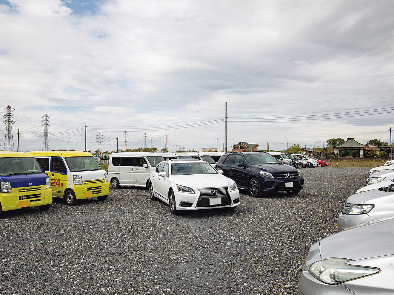 調査に使用する車は100台以上