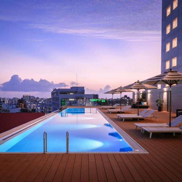 那覇の丘から雅の旅へ