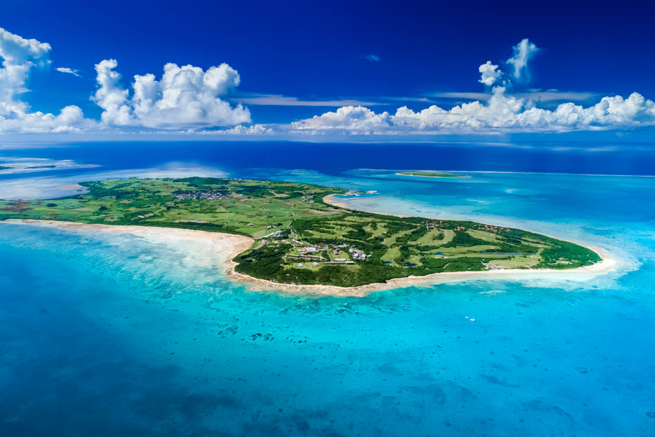 小浜島に40万平米の敷地すべてが国立公園内に有する、はいむるぶし。