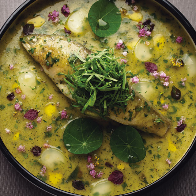 鮎を使った冷製のアクアパッツァ（リストランテホンダ&emsp;本多哲也 氏）