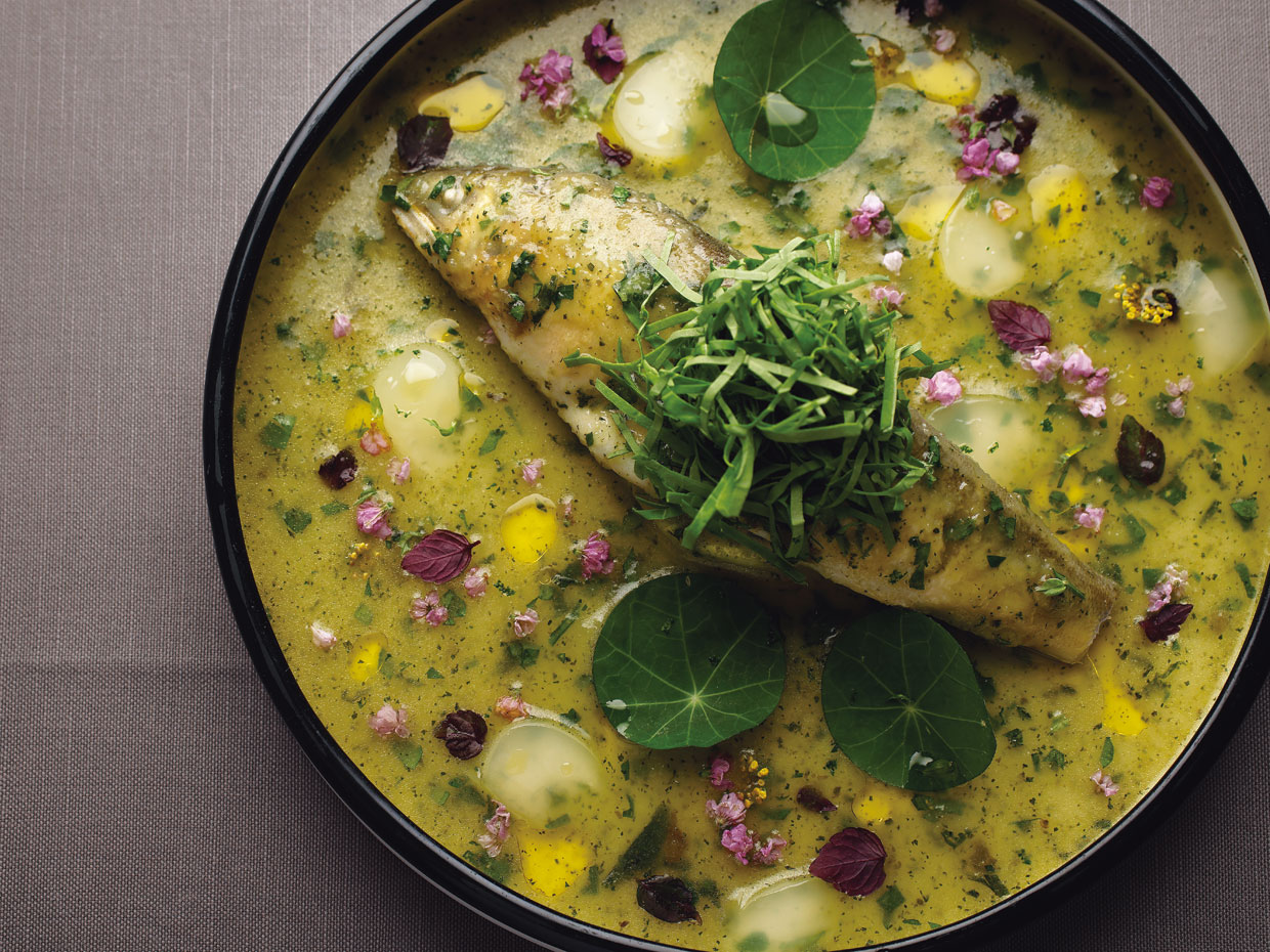 鮎を使った冷製のアクアパッツァ（リストランテホンダ&emsp;本多哲也 氏）