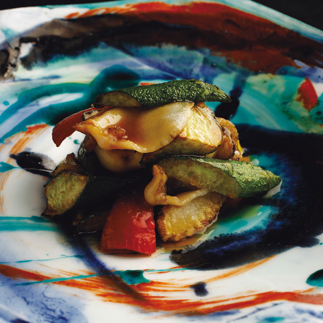 館林産きゅうりとパブリカの唐揚げと鮑の薄切り（銀座小十&emsp;奥田透 氏）