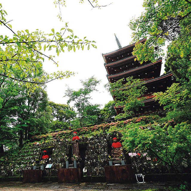 。塔内にはインド・ブッダガヤから勧請され