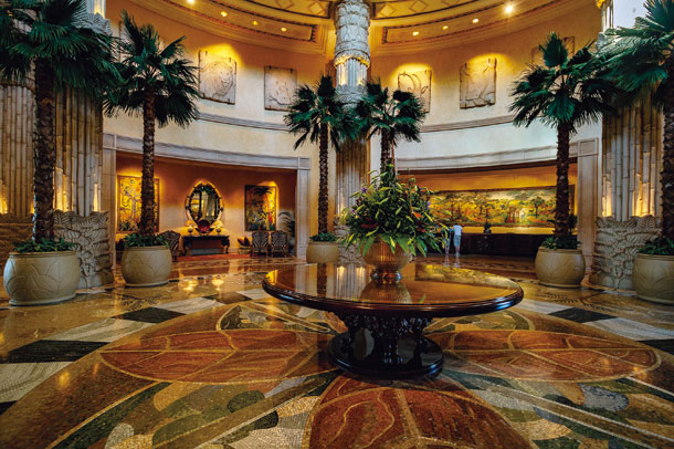 「パレスオブザロストシティ」の広いレセプションホール