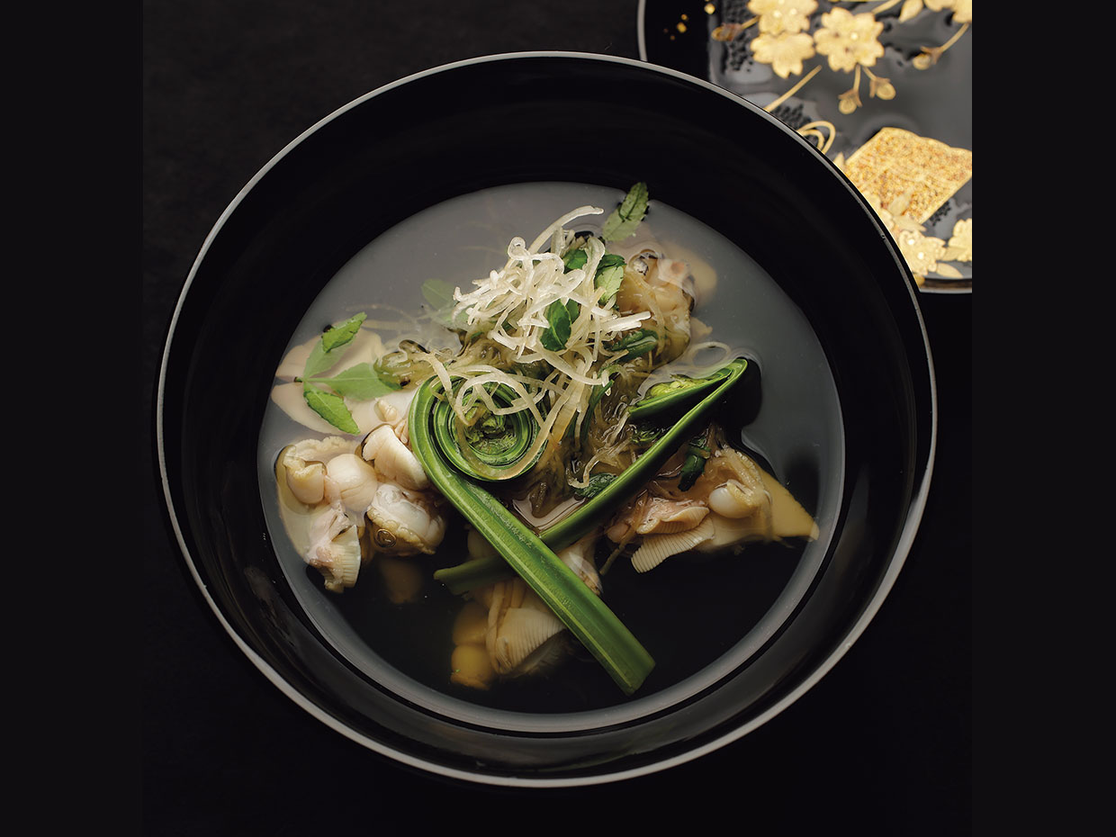 桝田、ハマグリとコゴミのお椀