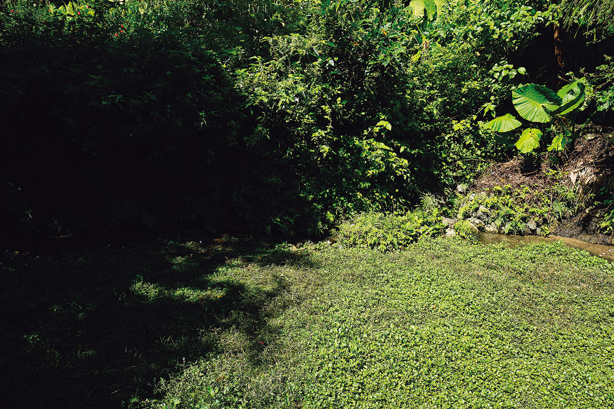 沖縄、百名ビーチ