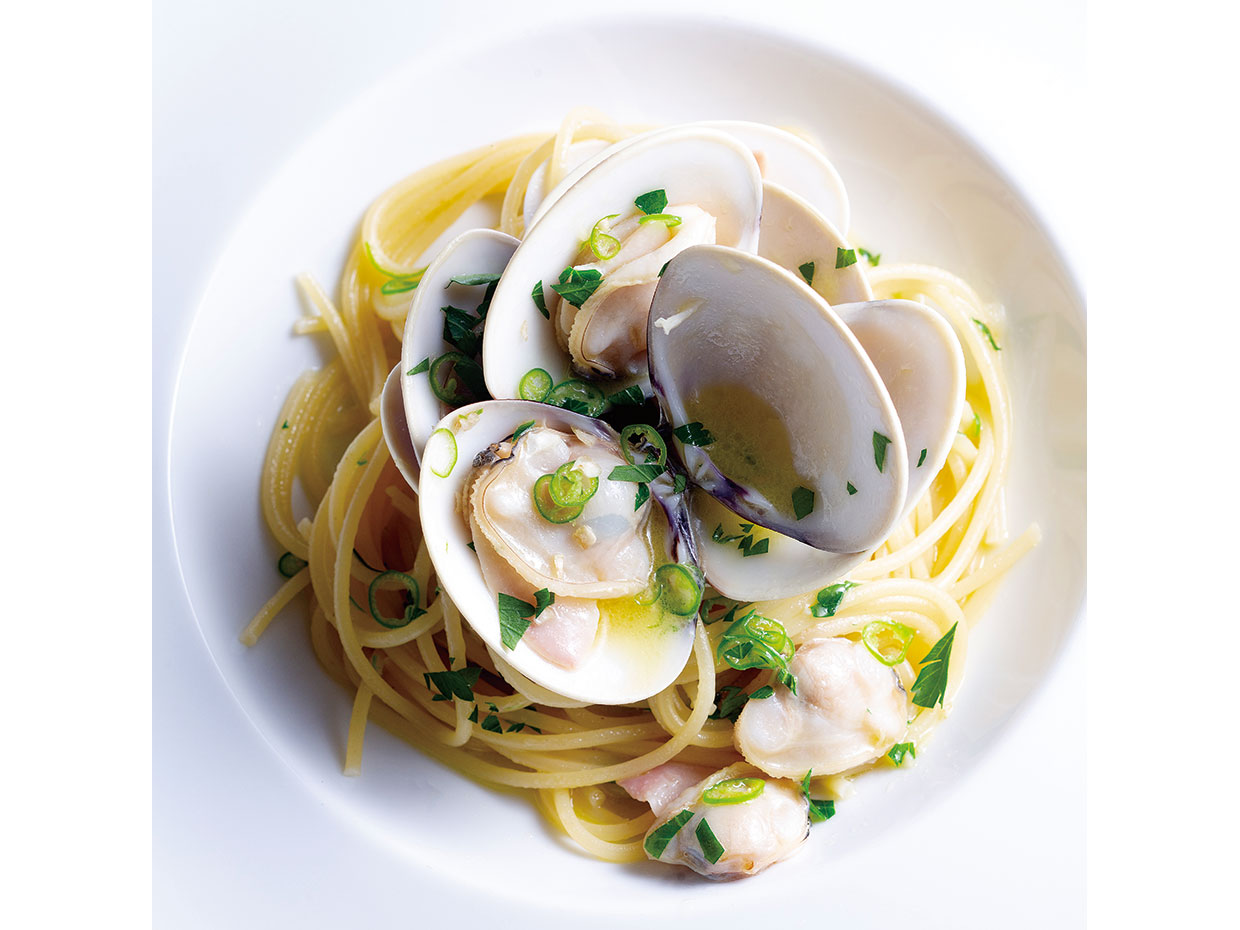 ピアット&nbsp;スズキ、スパゲッティ 小ハマグリと青唐辛子のボンゴレ