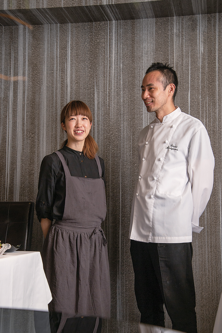 （右）村山太一氏（左）渡邊理奈氏