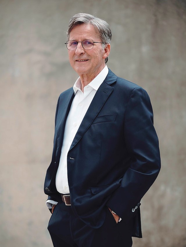 ミシェル・パルミジャーニ、神の手から生まれた歴史とイノベーションの架け橋