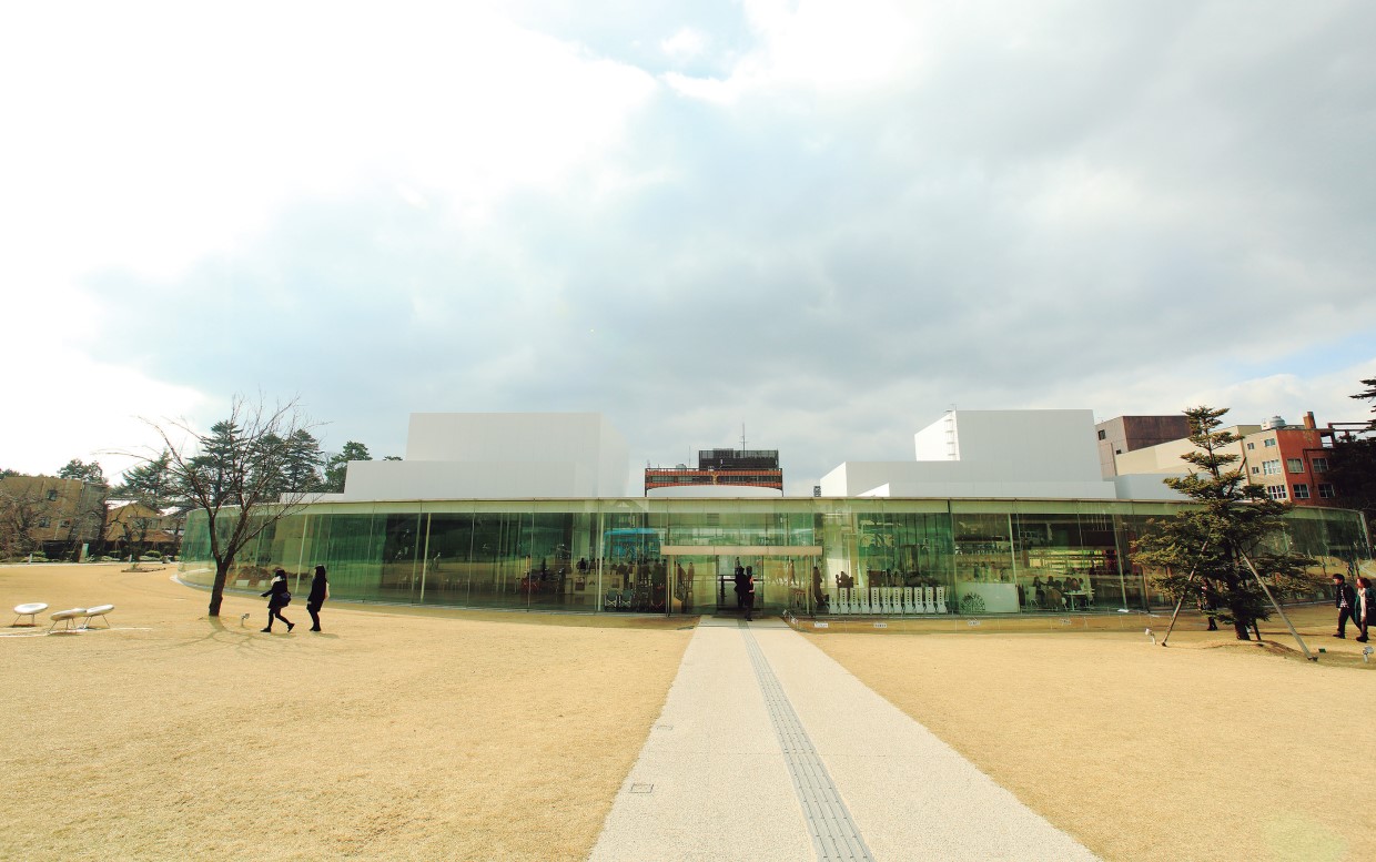 特集能登半島、記憶に残る美しい風景、金沢21世紀美術館