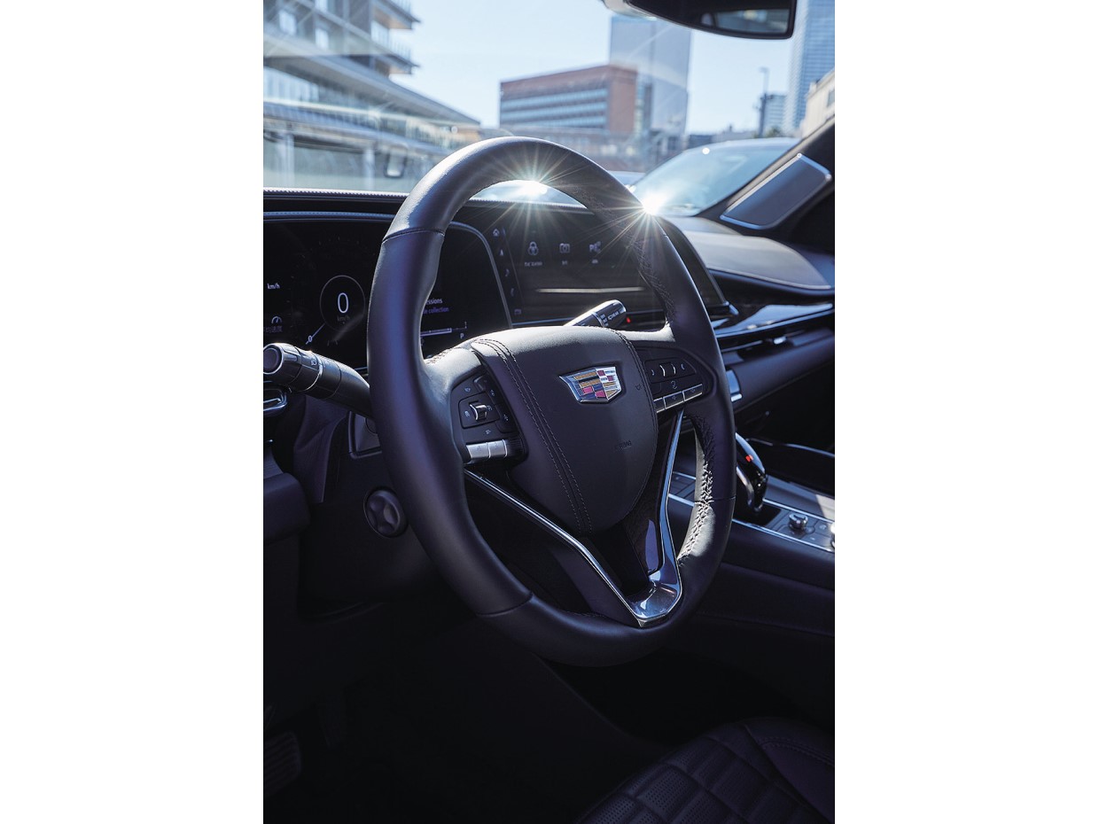 キャデラックSUVの魅力を体験