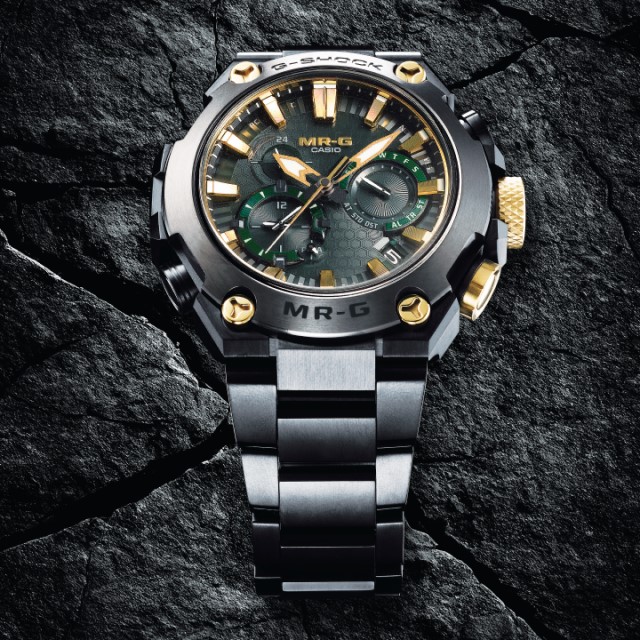 威厳に満ちた鐵色で刻む時