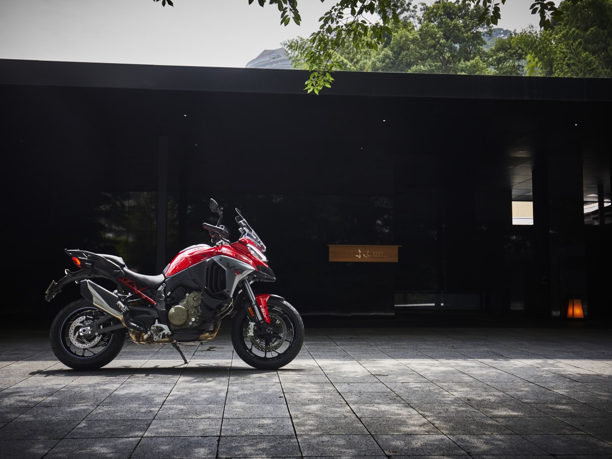 疾走の先にある静寂、ドゥカティ、新型ムルティストラーダV4