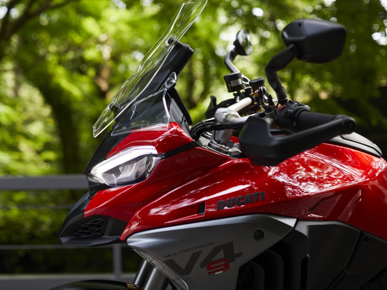 疾走の先にある静寂、ドゥカティ、新型ムルティストラーダV4
