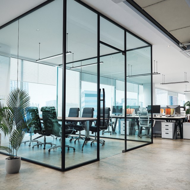 仕事にオフィスは本当に必要か？