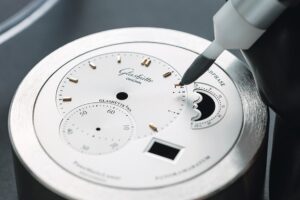 不朽の価値 第25回、まつあみ靖、グラスヒュッテ・オリジナルの新ダイアルマニュファクトリーを訪ねて