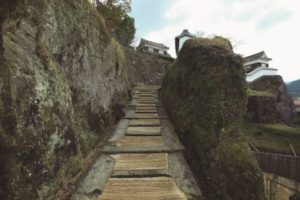 豊後水道海と磨崖仏に見守られて